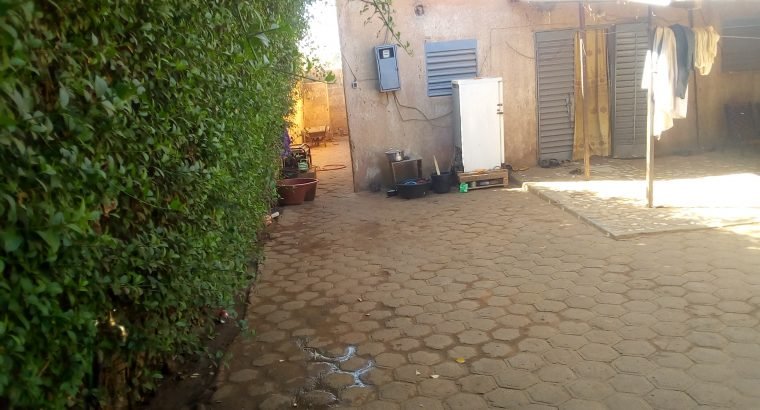 Maison de 200m² à koubia près du CSP al-amine