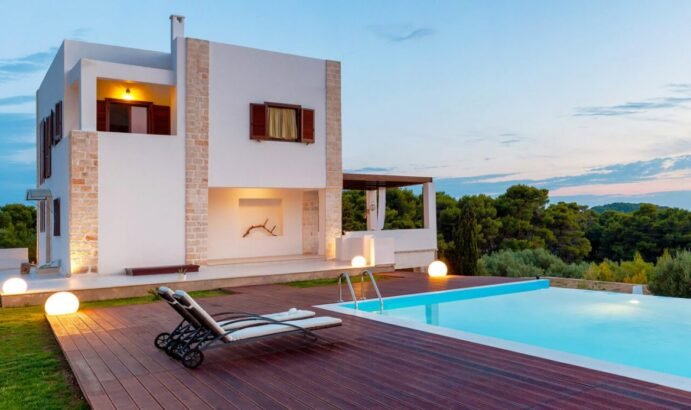 Luxury 3 Bedroom Apartment for Sale in...